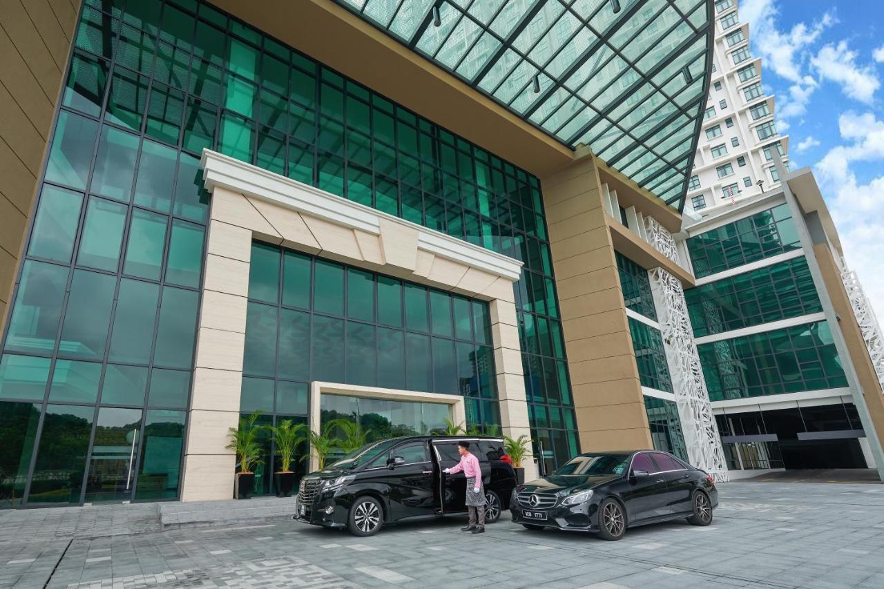 Mercure Living Putrajaya Eksteriør bilde The hotel's entrance