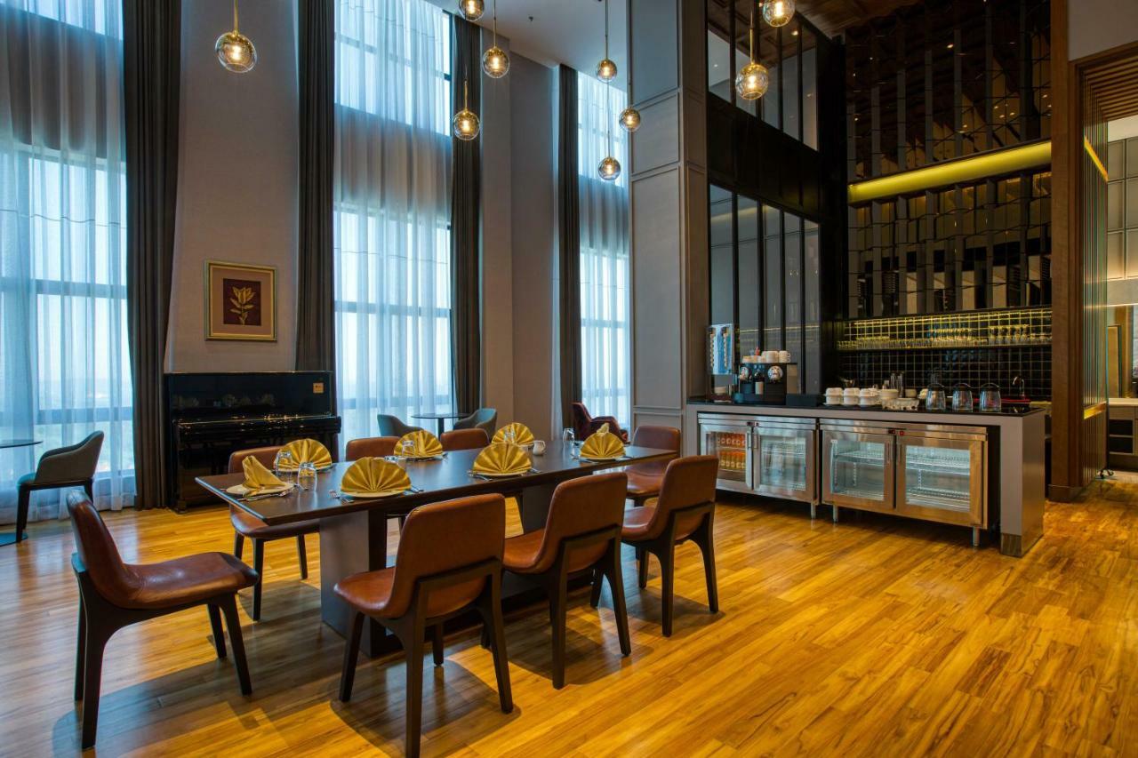 Mercure Living Putrajaya Eksteriør bilde The Royal Wing Suites and Spa